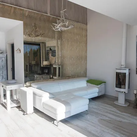 The House Roof Apartment